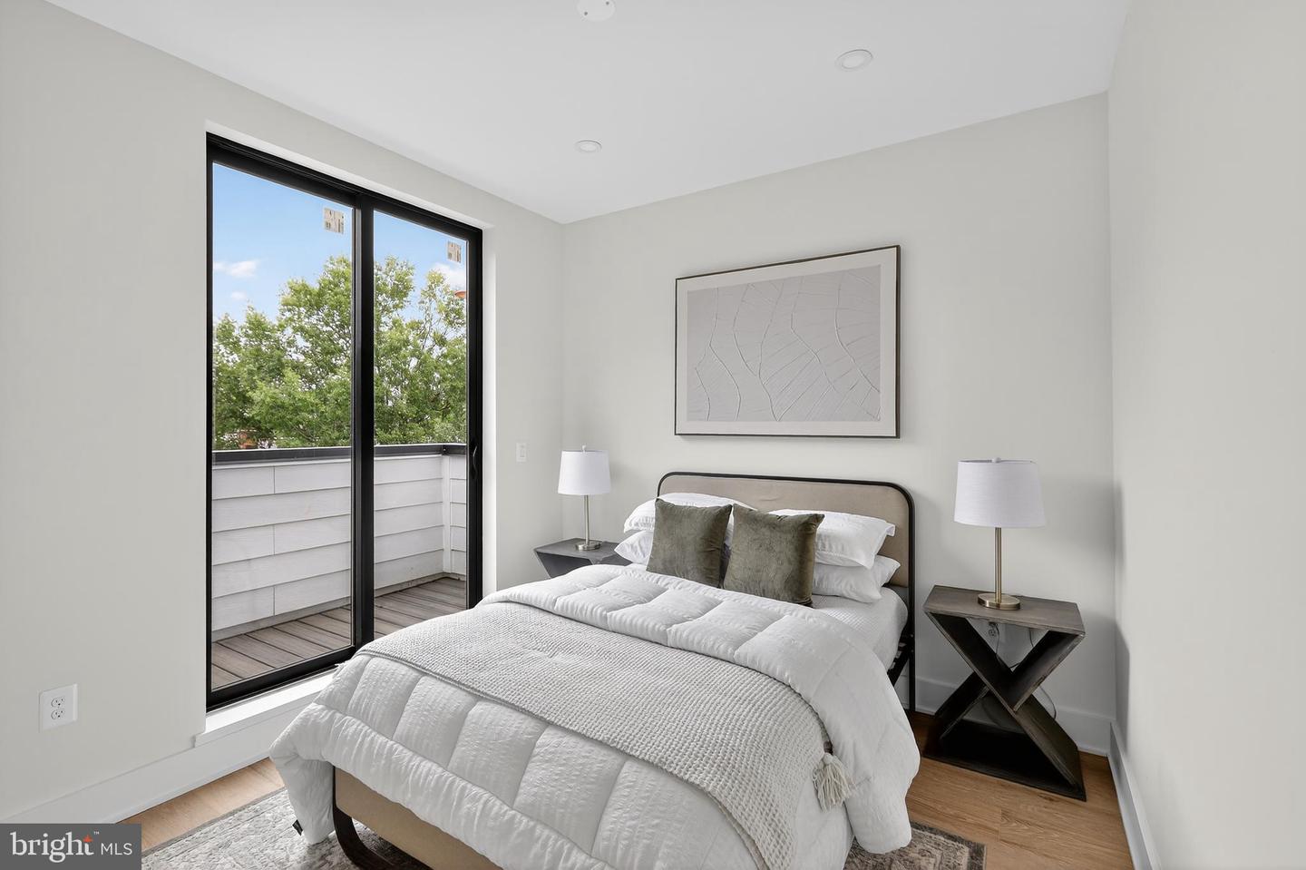 828 21ST ST NE #3, WASHINGTON, District Of Columbia 20002, 2 Bedrooms Bedrooms, ,2 BathroomsBathrooms,Residential,For sale,828 21ST ST NE #3,DCDC2224406 MLS # DCDC2224406