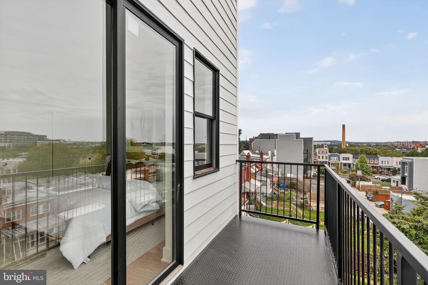 828 21ST ST NE #3, WASHINGTON, District Of Columbia 20002, 2 Bedrooms Bedrooms, ,2 BathroomsBathrooms,Residential,For sale,828 21ST ST NE #3,DCDC2224406 MLS # DCDC2224406