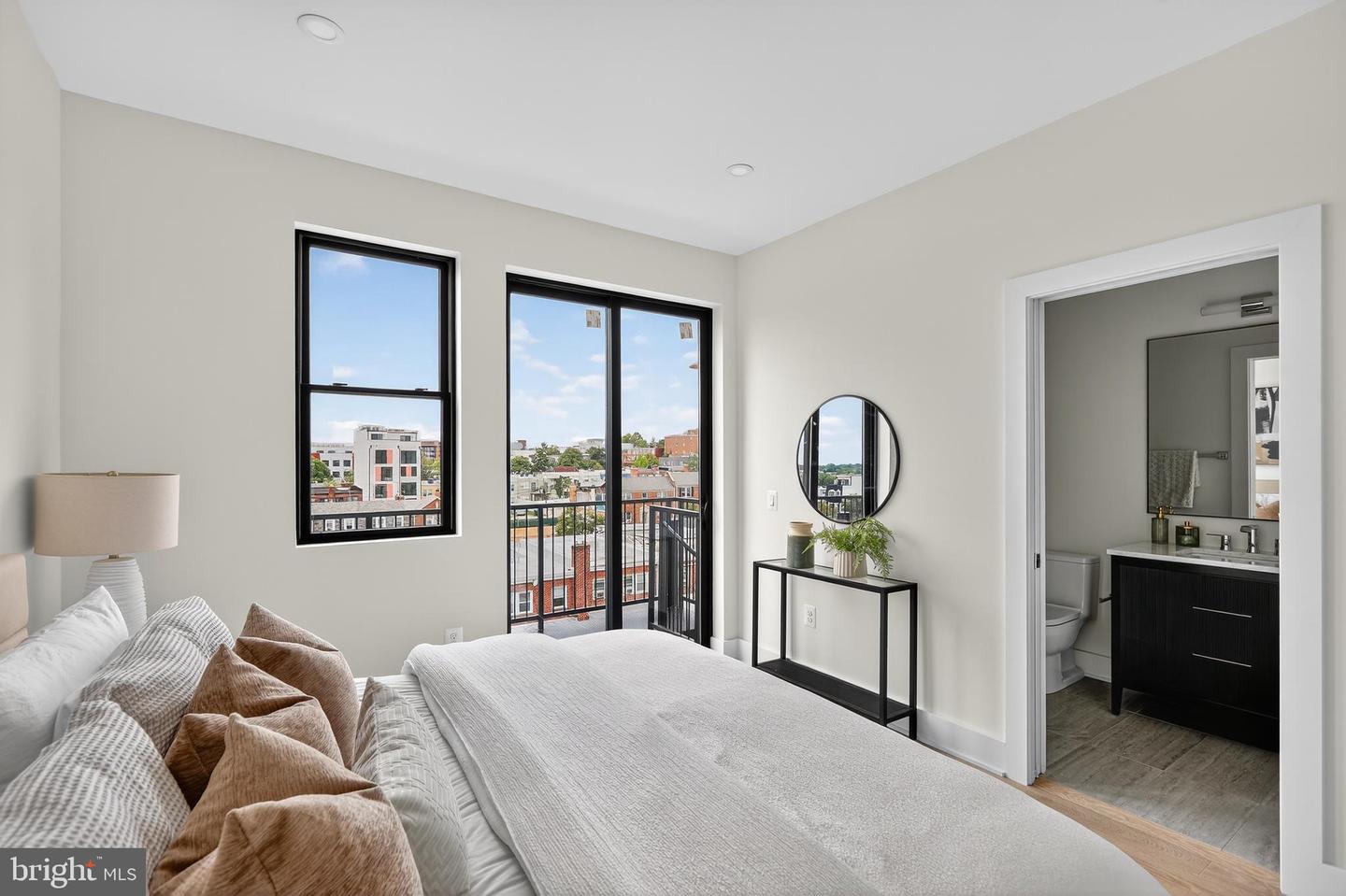 828 21ST ST NE #3, WASHINGTON, District Of Columbia 20002, 2 Bedrooms Bedrooms, ,2 BathroomsBathrooms,Residential,For sale,828 21ST ST NE #3,DCDC2224406 MLS # DCDC2224406