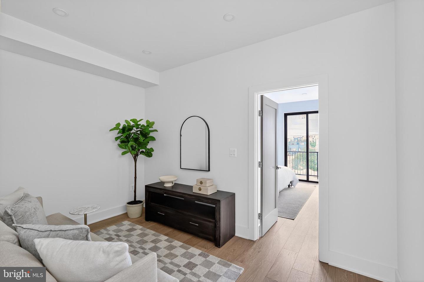 828 21ST ST NE #3, WASHINGTON, District Of Columbia 20002, 2 Bedrooms Bedrooms, ,2 BathroomsBathrooms,Residential,For sale,828 21ST ST NE #3,DCDC2224406 MLS # DCDC2224406