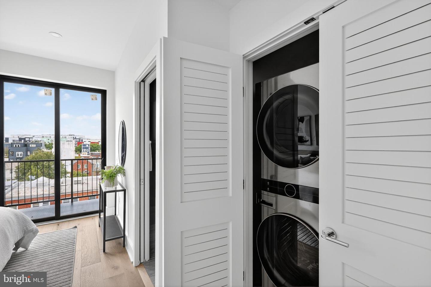 828 21ST ST NE #3, WASHINGTON, District Of Columbia 20002, 2 Bedrooms Bedrooms, ,2 BathroomsBathrooms,Residential,For sale,828 21ST ST NE #3,DCDC2224406 MLS # DCDC2224406