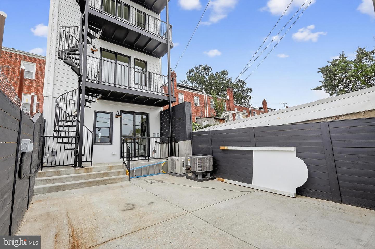 828 21ST ST NE #3, WASHINGTON, District Of Columbia 20002, 2 Bedrooms Bedrooms, ,2 BathroomsBathrooms,Residential,For sale,828 21ST ST NE #3,DCDC2224406 MLS # DCDC2224406