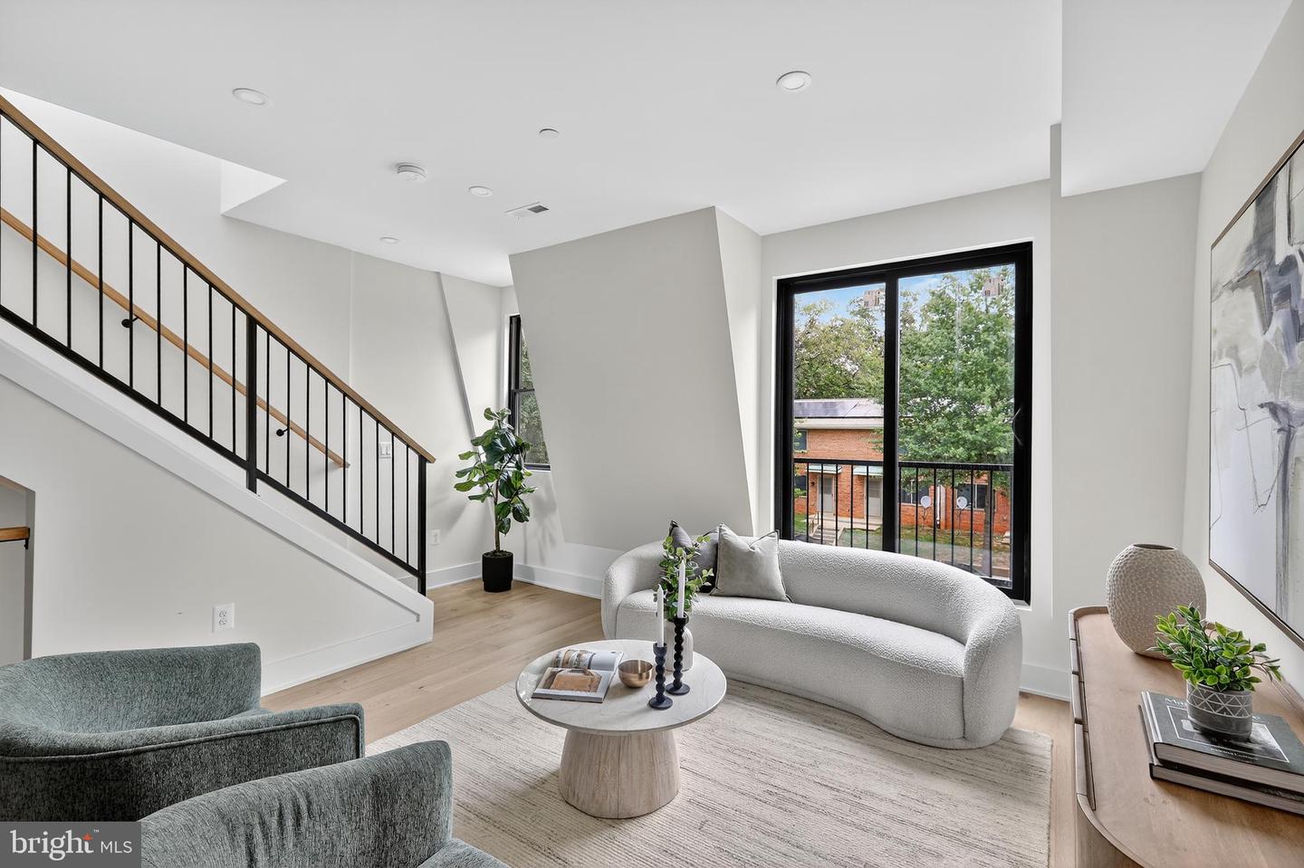 828 21ST ST NE #3, WASHINGTON, District Of Columbia 20002, 2 Bedrooms Bedrooms, ,2 BathroomsBathrooms,Residential,For sale,828 21ST ST NE #3,DCDC2224406 MLS # DCDC2224406