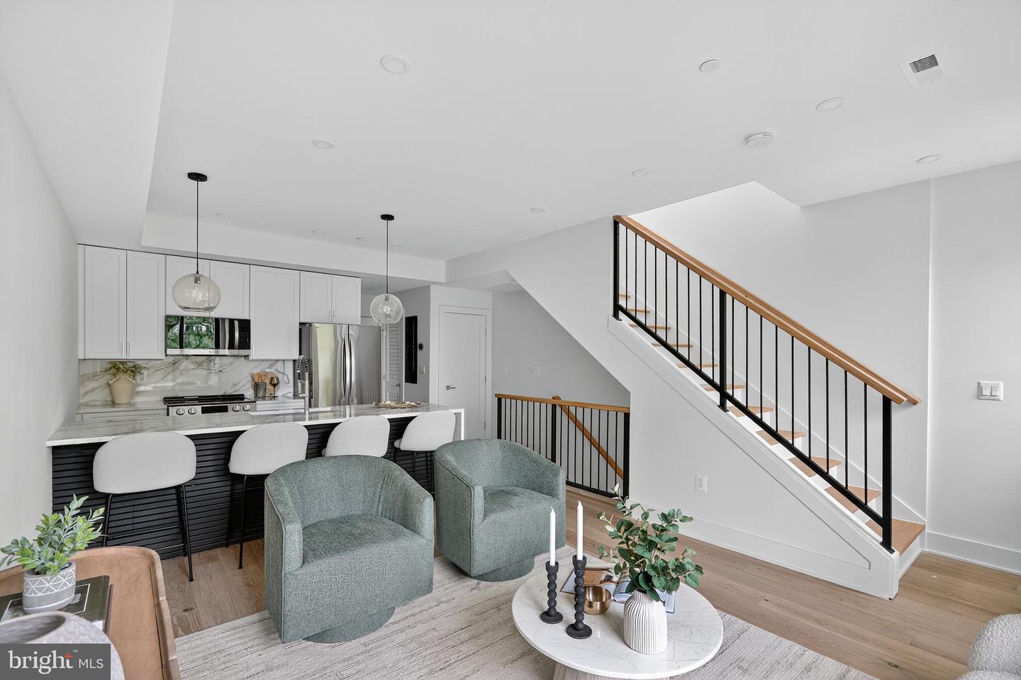828 21ST ST NE #3, WASHINGTON, District Of Columbia 20002, 2 Bedrooms Bedrooms, ,2 BathroomsBathrooms,Residential,For sale,828 21ST ST NE #3,DCDC2224406 MLS # DCDC2224406