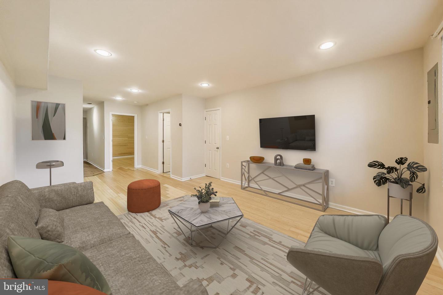 1121 QUEEN ST NE #2, WASHINGTON, District Of Columbia 20002, 2 Bedrooms Bedrooms, 3 Rooms Rooms,1 BathroomBathrooms,Residential,For sale,1121 QUEEN ST NE #2,DCDC2224434 MLS # DCDC2224434