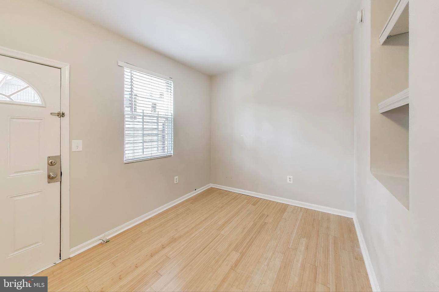 1121 QUEEN ST NE #2, WASHINGTON, District Of Columbia 20002, 2 Bedrooms Bedrooms, 3 Rooms Rooms,1 BathroomBathrooms,Residential,For sale,1121 QUEEN ST NE #2,DCDC2224434 MLS # DCDC2224434