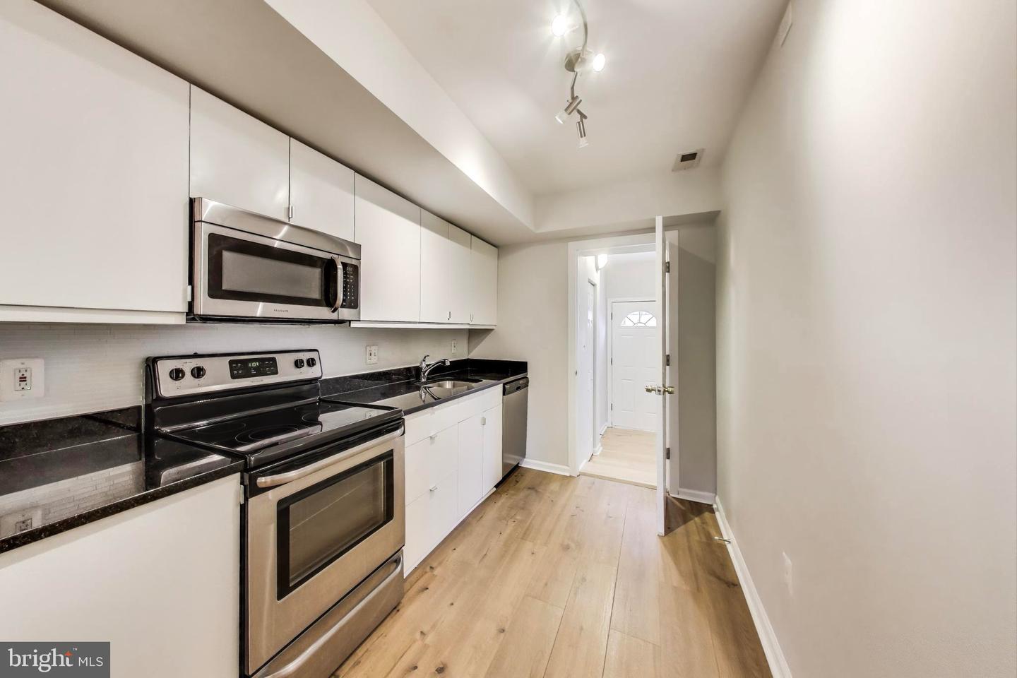 1121 QUEEN ST NE #2, WASHINGTON, District Of Columbia 20002, 2 Bedrooms Bedrooms, 3 Rooms Rooms,1 BathroomBathrooms,Residential,For sale,1121 QUEEN ST NE #2,DCDC2224434 MLS # DCDC2224434