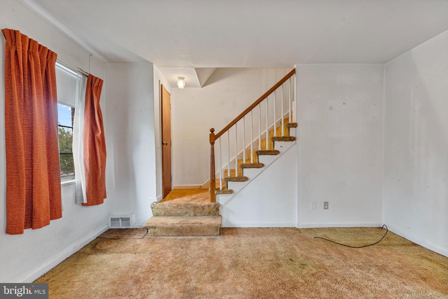 33 UNDERWOOD PL, ALEXANDRIA, Virginia 22304, 2 Bedrooms Bedrooms, ,2 BathroomsBathrooms,Residential,For sale,33 UNDERWOOD PL,VAAX2050258 MLS # VAAX2050258