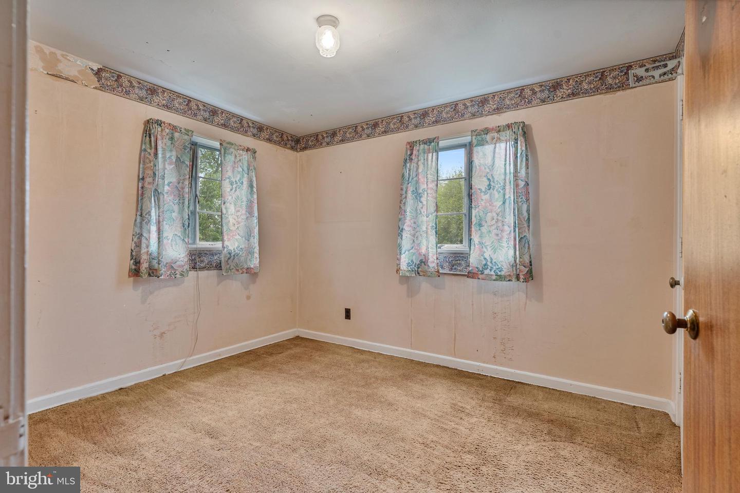 33 UNDERWOOD PL, ALEXANDRIA, Virginia 22304, 2 Bedrooms Bedrooms, ,2 BathroomsBathrooms,Residential,For sale,33 UNDERWOOD PL,VAAX2050258 MLS # VAAX2050258