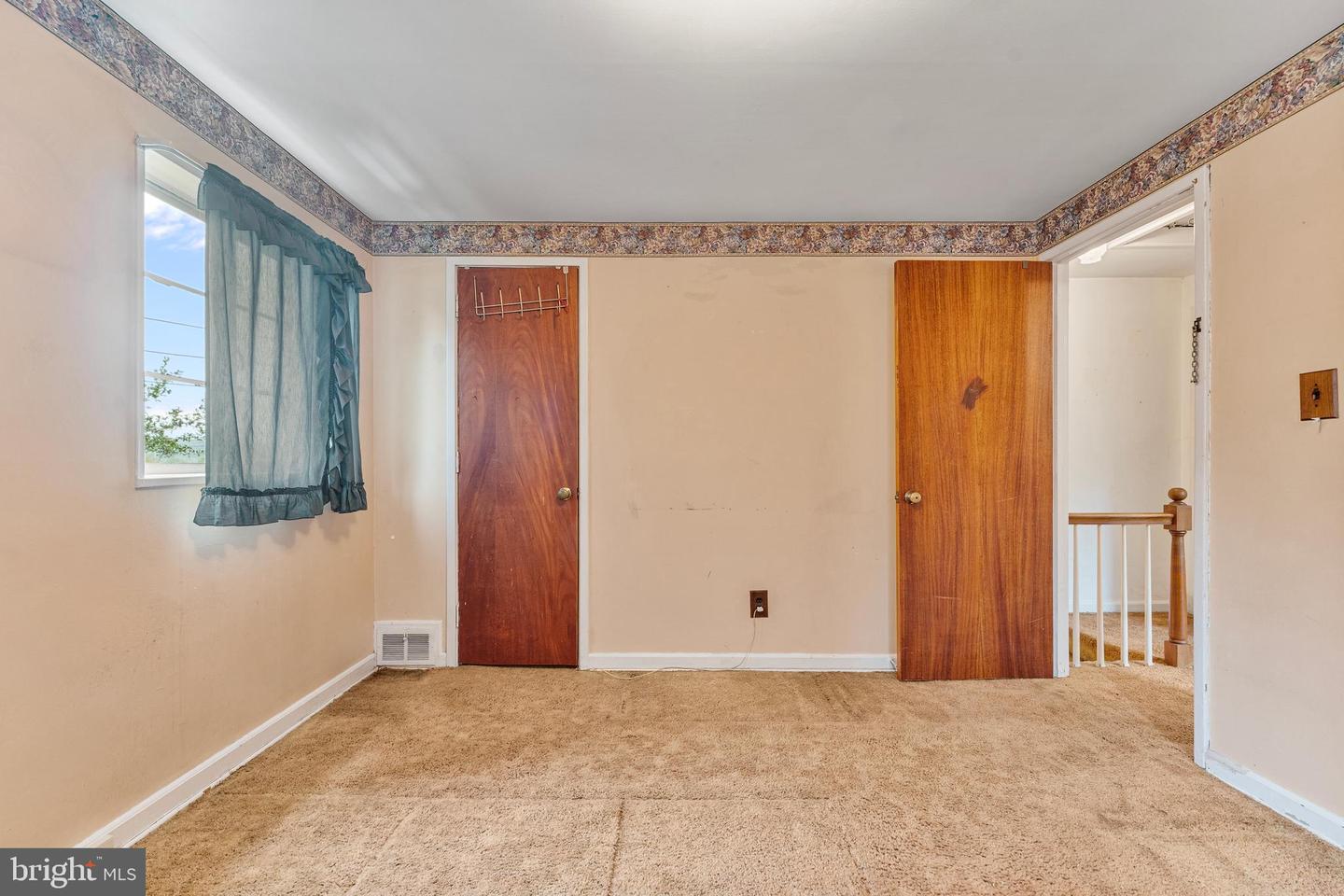 33 UNDERWOOD PL, ALEXANDRIA, Virginia 22304, 2 Bedrooms Bedrooms, ,2 BathroomsBathrooms,Residential,For sale,33 UNDERWOOD PL,VAAX2050258 MLS # VAAX2050258