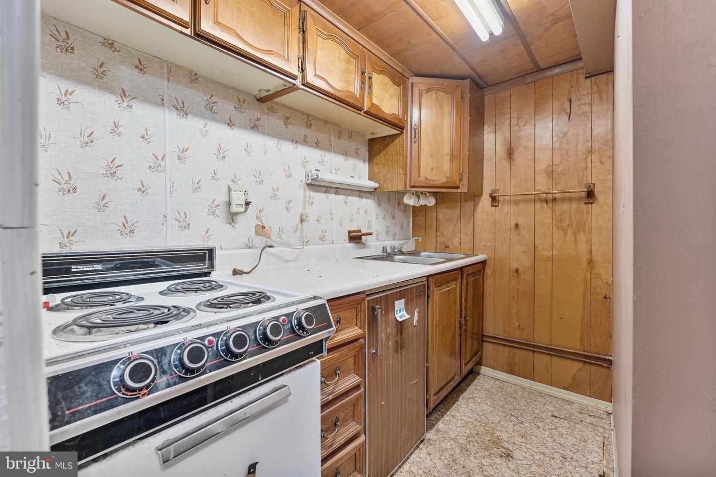 33 UNDERWOOD PL, ALEXANDRIA, Virginia 22304, 2 Bedrooms Bedrooms, ,2 BathroomsBathrooms,Residential,For sale,33 UNDERWOOD PL,VAAX2050258 MLS # VAAX2050258