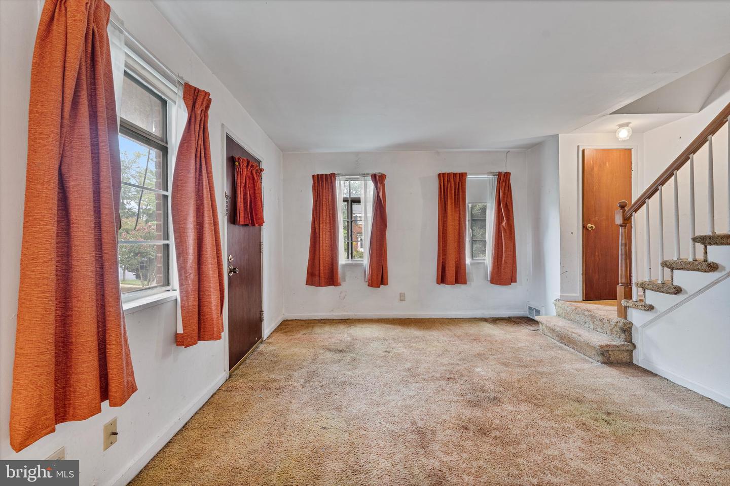33 UNDERWOOD PL, ALEXANDRIA, Virginia 22304, 2 Bedrooms Bedrooms, ,2 BathroomsBathrooms,Residential,For sale,33 UNDERWOOD PL,VAAX2050258 MLS # VAAX2050258