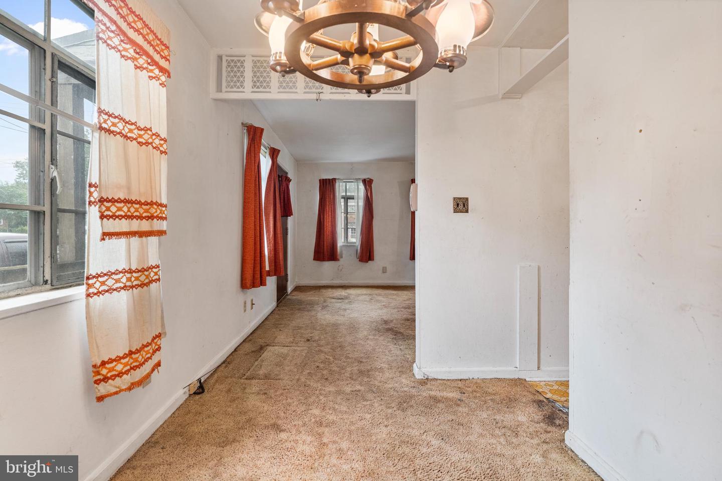 33 UNDERWOOD PL, ALEXANDRIA, Virginia 22304, 2 Bedrooms Bedrooms, ,2 BathroomsBathrooms,Residential,For sale,33 UNDERWOOD PL,VAAX2050258 MLS # VAAX2050258