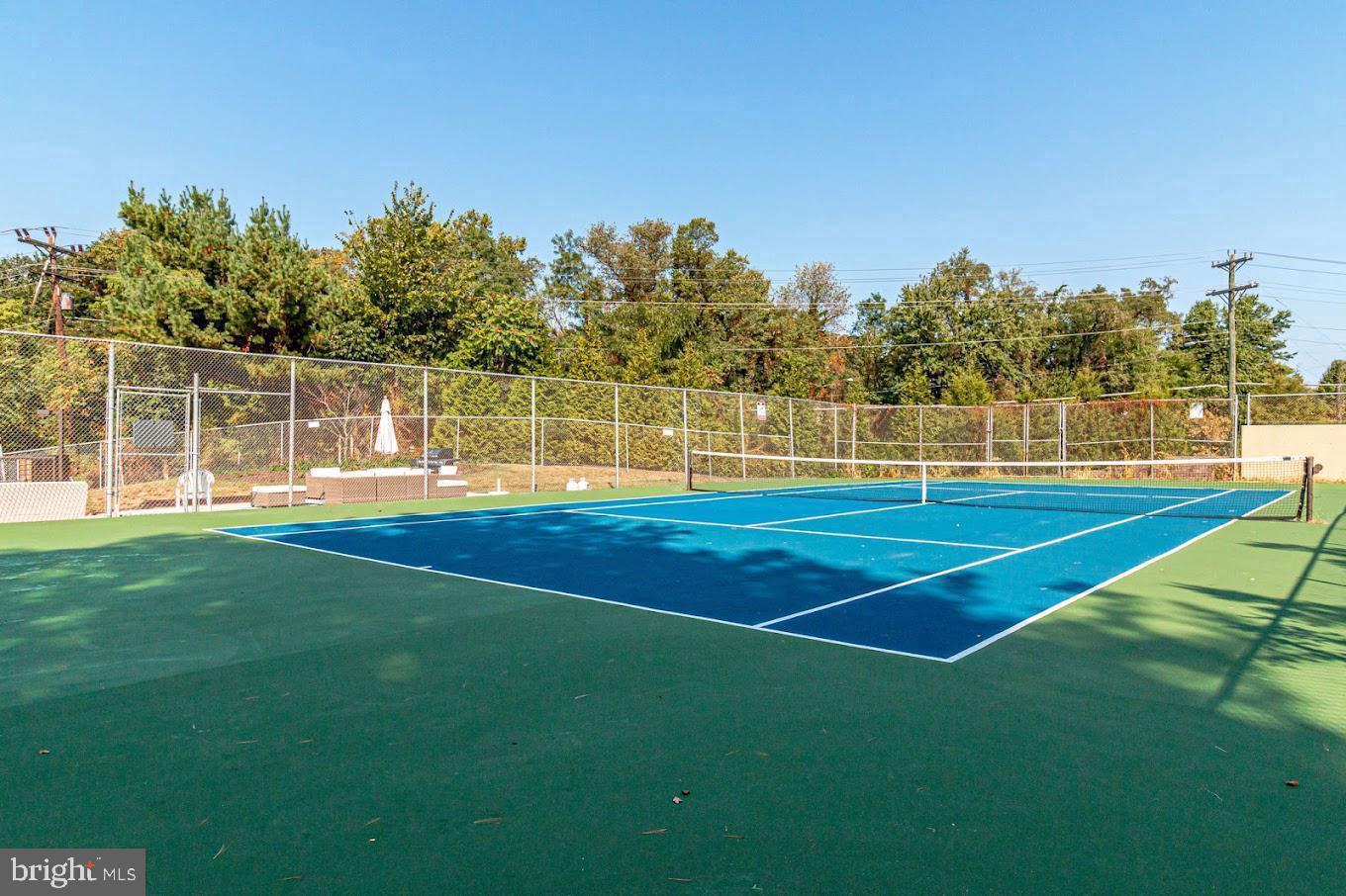 3800 POWELL LN #1207, FALLS CHURCH, Virginia 22041, 2 Bedrooms Bedrooms, 7 Rooms Rooms,2 BathroomsBathrooms,Residential,For sale,3800 POWELL LN #1207,VAFX2269538 MLS # VAFX2269538