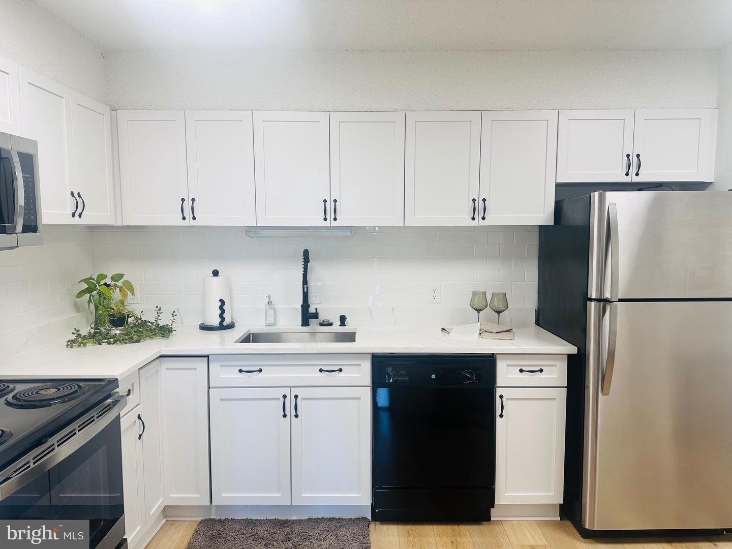 3800 POWELL LN #1207, FALLS CHURCH, Virginia 22041, 2 Bedrooms Bedrooms, 7 Rooms Rooms,2 BathroomsBathrooms,Residential,For sale,3800 POWELL LN #1207,VAFX2269538 MLS # VAFX2269538