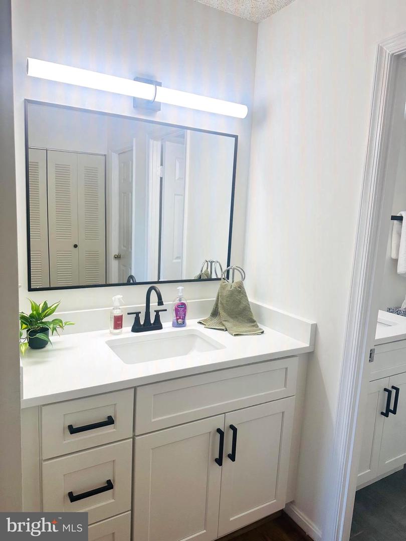 3800 POWELL LN #1207, FALLS CHURCH, Virginia 22041, 2 Bedrooms Bedrooms, 7 Rooms Rooms,2 BathroomsBathrooms,Residential,For sale,3800 POWELL LN #1207,VAFX2269538 MLS # VAFX2269538