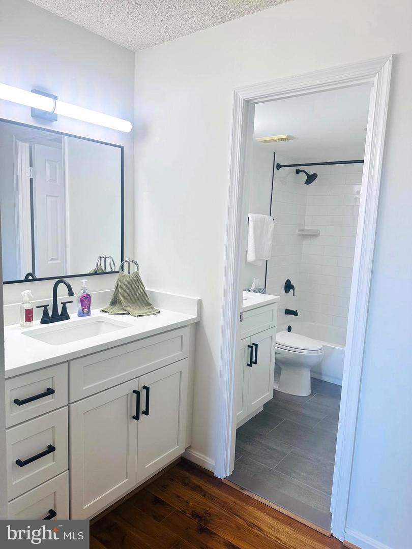 3800 POWELL LN #1207, FALLS CHURCH, Virginia 22041, 2 Bedrooms Bedrooms, 7 Rooms Rooms,2 BathroomsBathrooms,Residential,For sale,3800 POWELL LN #1207,VAFX2269538 MLS # VAFX2269538