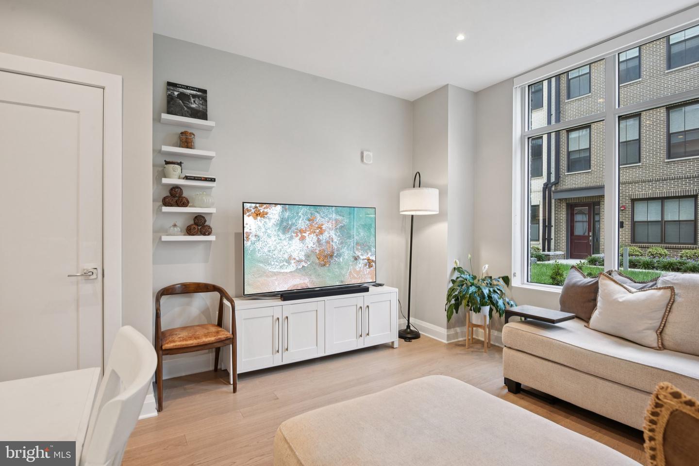 925 N FAIRFAX ST #104, ALEXANDRIA, Virginia 22314, 1 Bedroom Bedrooms, ,1 BathroomBathrooms,Residential,For sale,925 N FAIRFAX ST #104,VAAX2050262 MLS # VAAX2050262