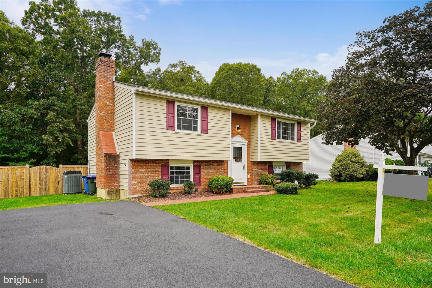 15105 OLDDALE RD, CENTREVILLE, Virginia 20120, 4 Bedrooms Bedrooms, ,2 BathroomsBathrooms,Residential,For sale,15105 OLDDALE RD,VAFX2269582 MLS # VAFX2269582