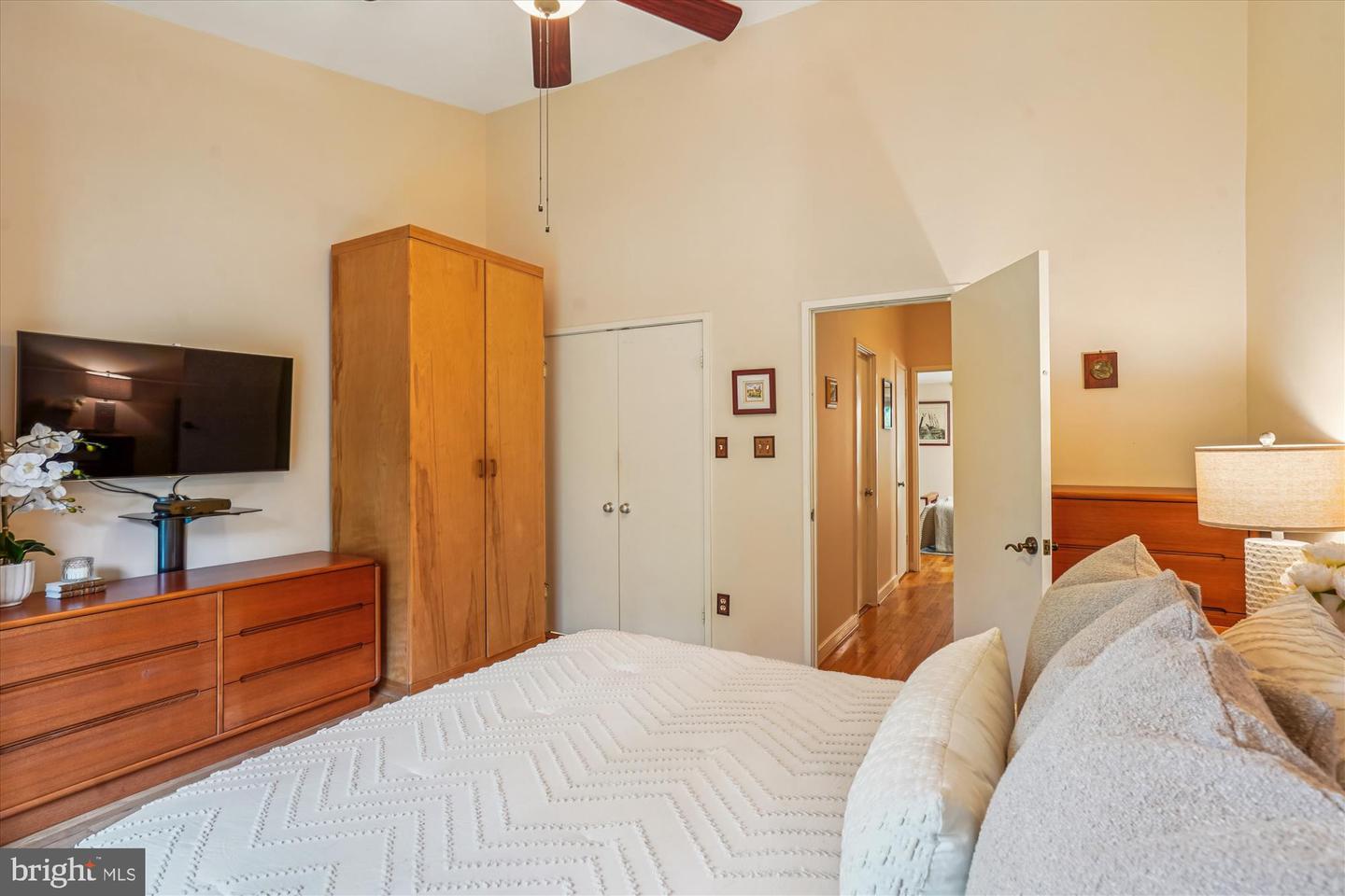 11450 ORCHARD LN, RESTON, Virginia 20190, 3 Bedrooms Bedrooms, 5 Rooms Rooms,2 BathroomsBathrooms,Residential,For sale,11450 ORCHARD LN,VAFX2269584 MLS # VAFX2269584
