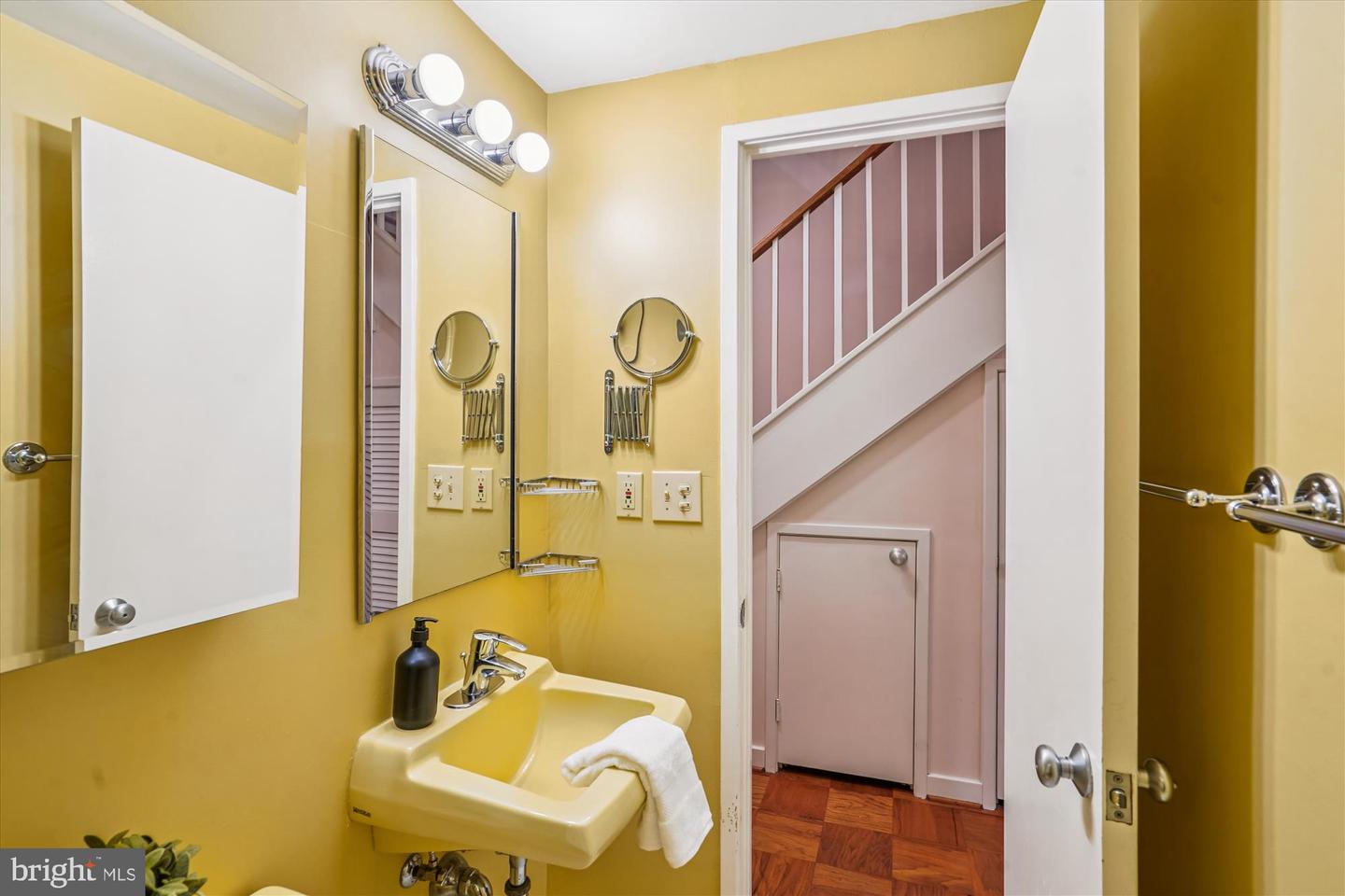 11450 ORCHARD LN, RESTON, Virginia 20190, 3 Bedrooms Bedrooms, 5 Rooms Rooms,2 BathroomsBathrooms,Residential,For sale,11450 ORCHARD LN,VAFX2269584 MLS # VAFX2269584