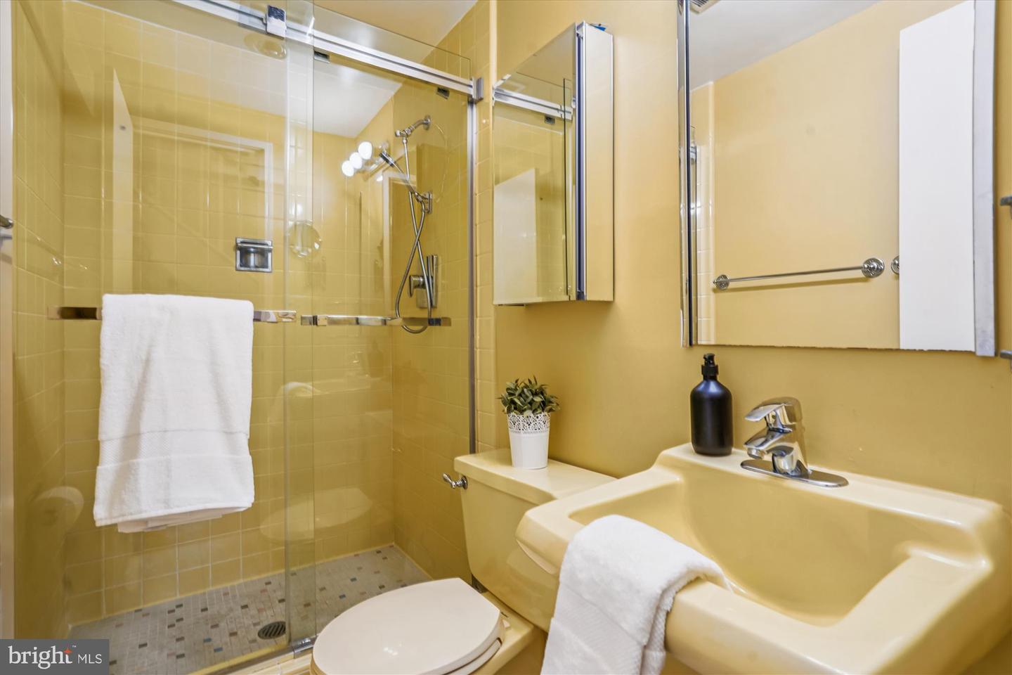 11450 ORCHARD LN, RESTON, Virginia 20190, 3 Bedrooms Bedrooms, 5 Rooms Rooms,2 BathroomsBathrooms,Residential,For sale,11450 ORCHARD LN,VAFX2269584 MLS # VAFX2269584