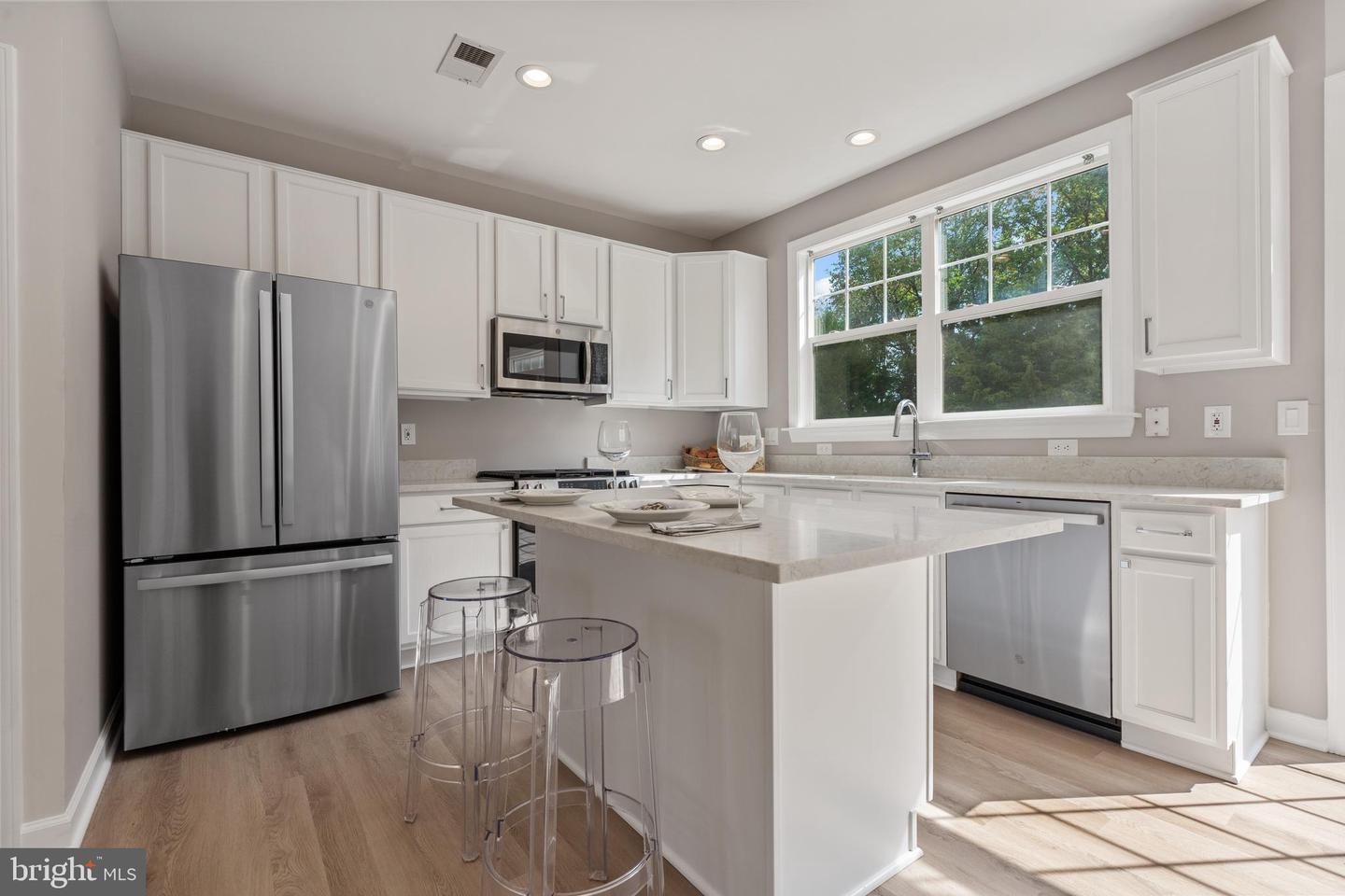 8239 GLADE BANK DR, MANASSAS, Virginia 20111, 4 Bedrooms Bedrooms, 14 Rooms Rooms,3 BathroomsBathrooms,Residential,For sale,8239 GLADE BANK DR,VAPW2104914 MLS # VAPW2104914