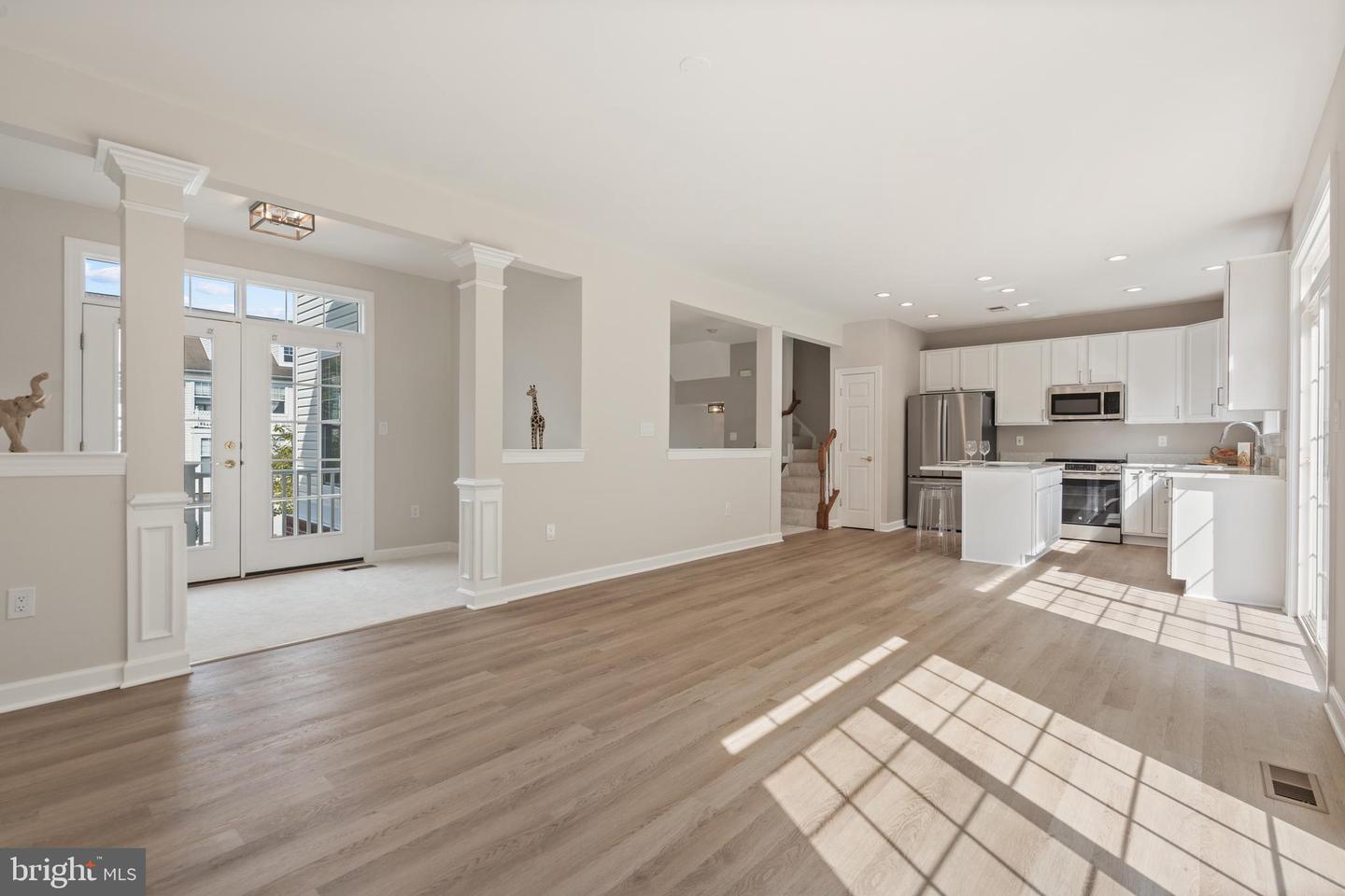 8239 GLADE BANK DR, MANASSAS, Virginia 20111, 4 Bedrooms Bedrooms, 14 Rooms Rooms,3 BathroomsBathrooms,Residential,For sale,8239 GLADE BANK DR,VAPW2104914 MLS # VAPW2104914