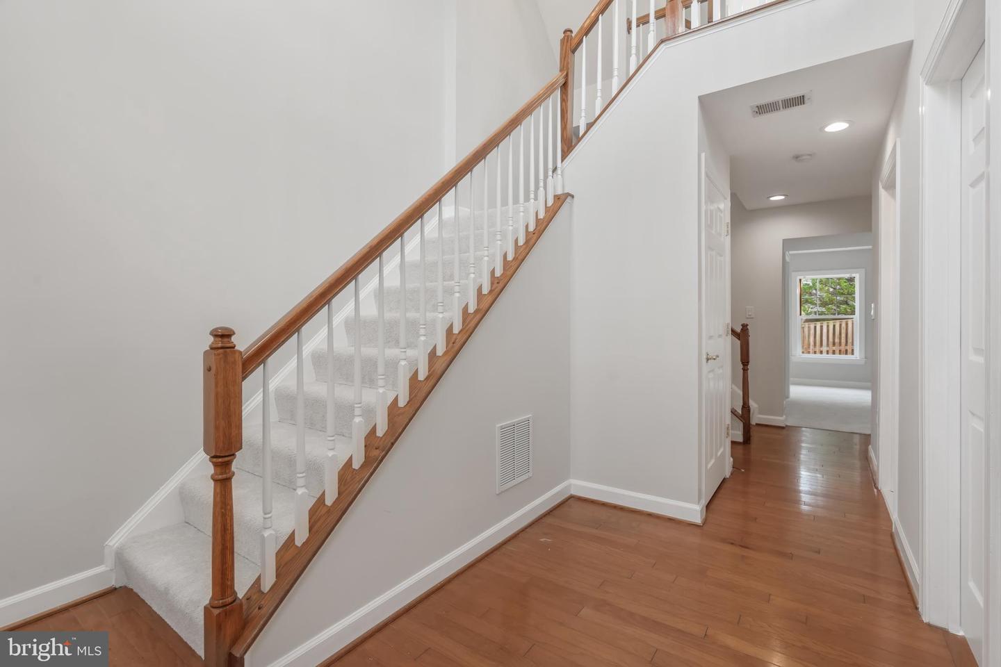 8239 GLADE BANK DR, MANASSAS, Virginia 20111, 4 Bedrooms Bedrooms, 14 Rooms Rooms,3 BathroomsBathrooms,Residential,For sale,8239 GLADE BANK DR,VAPW2104914 MLS # VAPW2104914