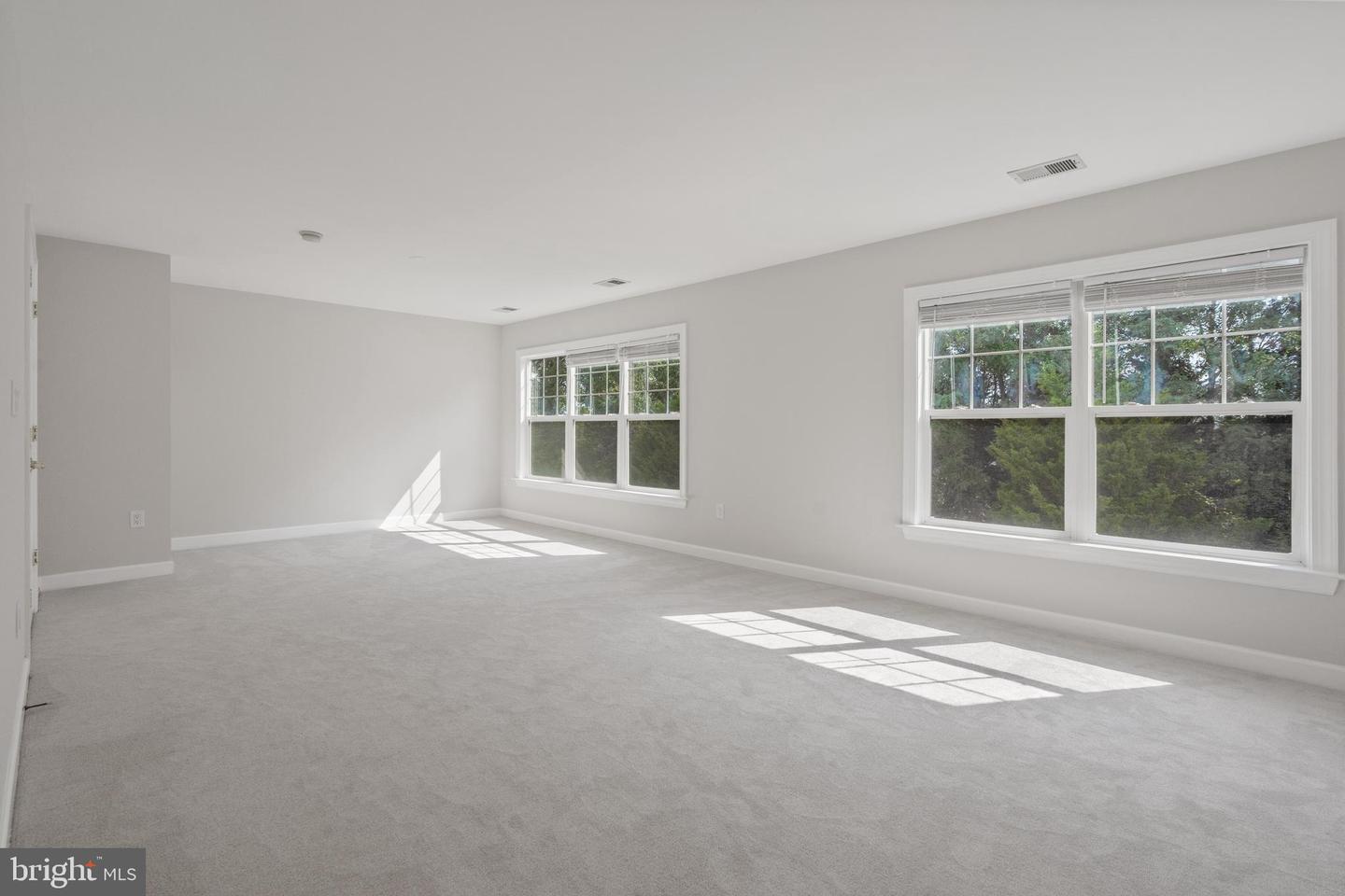 8239 GLADE BANK DR, MANASSAS, Virginia 20111, 4 Bedrooms Bedrooms, 14 Rooms Rooms,3 BathroomsBathrooms,Residential,For sale,8239 GLADE BANK DR,VAPW2104914 MLS # VAPW2104914