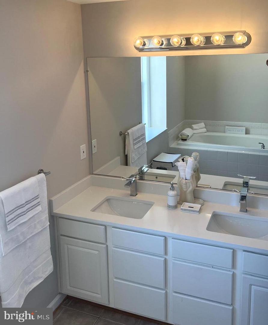 8239 GLADE BANK DR, MANASSAS, Virginia 20111, 4 Bedrooms Bedrooms, 14 Rooms Rooms,3 BathroomsBathrooms,Residential,For sale,8239 GLADE BANK DR,VAPW2104914 MLS # VAPW2104914