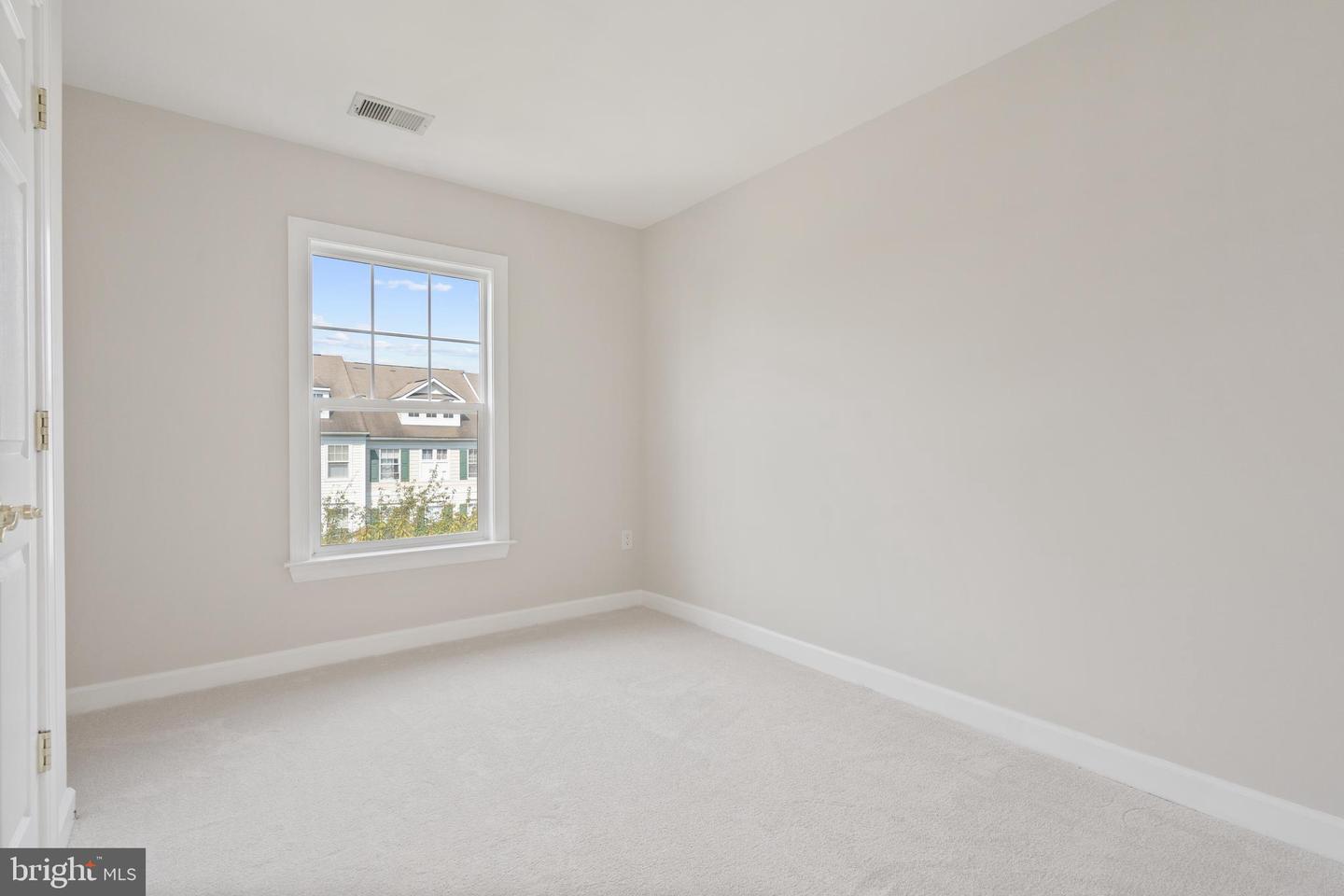 8239 GLADE BANK DR, MANASSAS, Virginia 20111, 4 Bedrooms Bedrooms, 14 Rooms Rooms,3 BathroomsBathrooms,Residential,For sale,8239 GLADE BANK DR,VAPW2104914 MLS # VAPW2104914