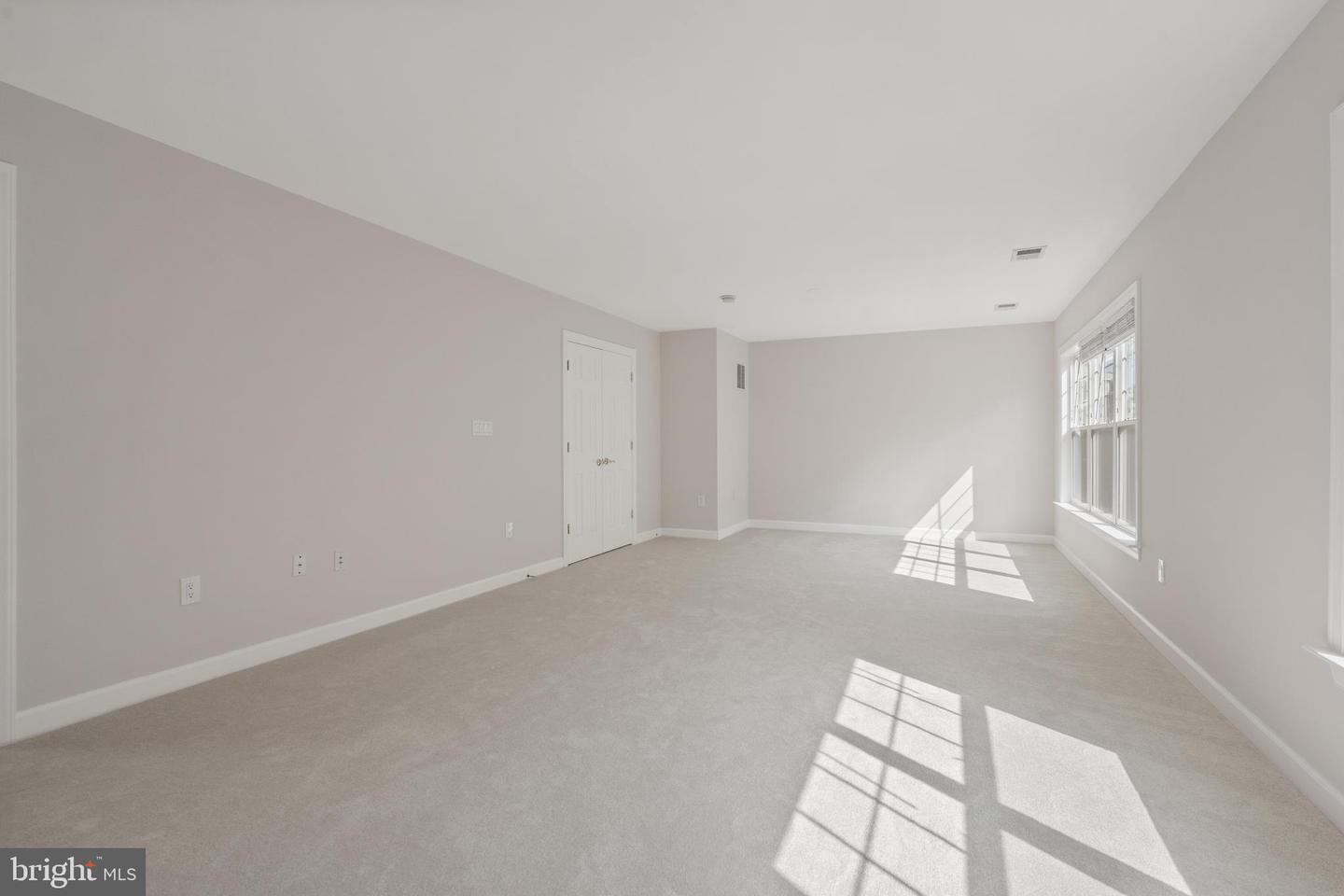 8239 GLADE BANK DR, MANASSAS, Virginia 20111, 4 Bedrooms Bedrooms, 14 Rooms Rooms,3 BathroomsBathrooms,Residential,For sale,8239 GLADE BANK DR,VAPW2104914 MLS # VAPW2104914