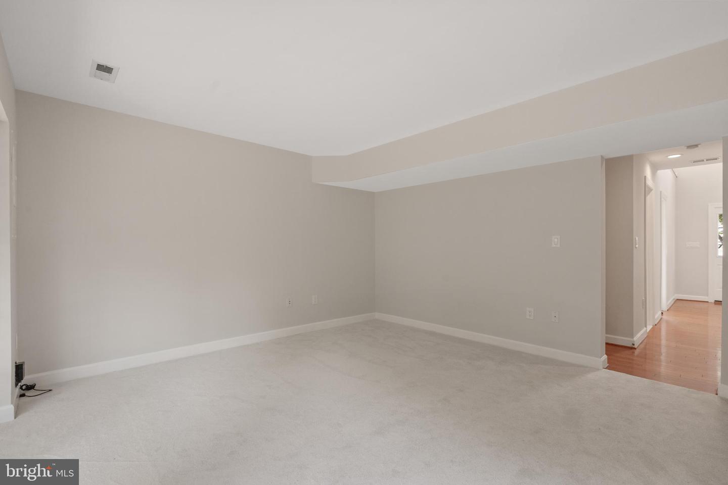 8239 GLADE BANK DR, MANASSAS, Virginia 20111, 4 Bedrooms Bedrooms, 14 Rooms Rooms,3 BathroomsBathrooms,Residential,For sale,8239 GLADE BANK DR,VAPW2104914 MLS # VAPW2104914