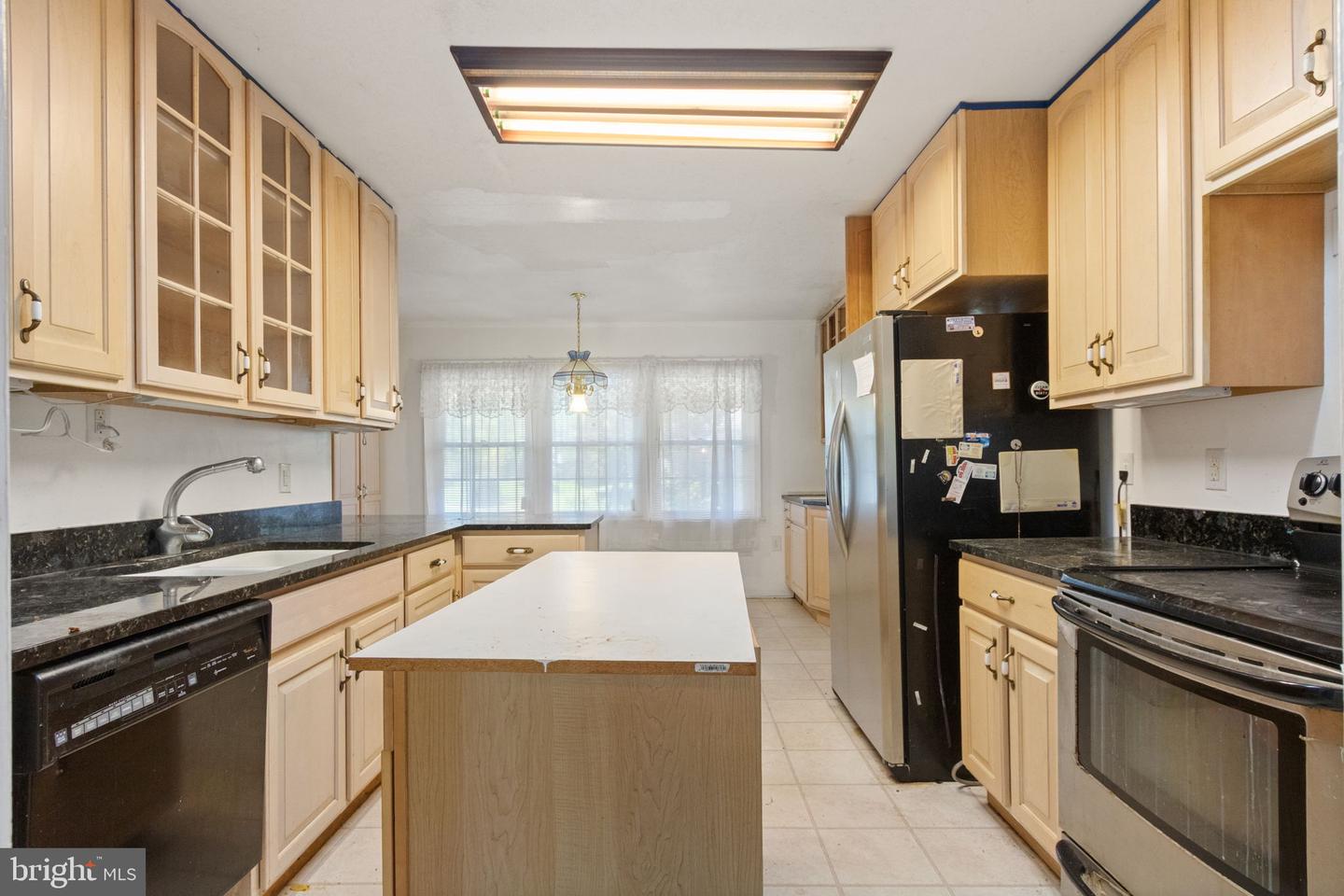 8011 LYNNFIELD DR, ALEXANDRIA, Virginia 22306, 5 Bedrooms Bedrooms, ,3 BathroomsBathrooms,Residential,For sale,8011 LYNNFIELD DR,VAFX2269724 MLS # VAFX2269724
