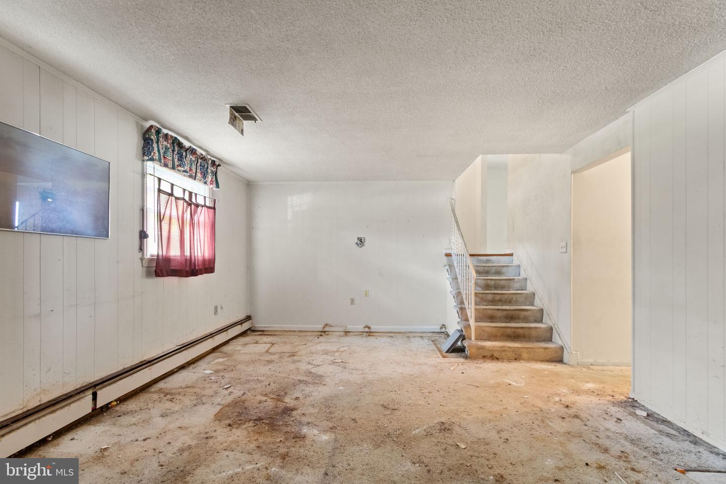 8011 LYNNFIELD DR, ALEXANDRIA, Virginia 22306, 5 Bedrooms Bedrooms, ,3 BathroomsBathrooms,Residential,For sale,8011 LYNNFIELD DR,VAFX2269724 MLS # VAFX2269724