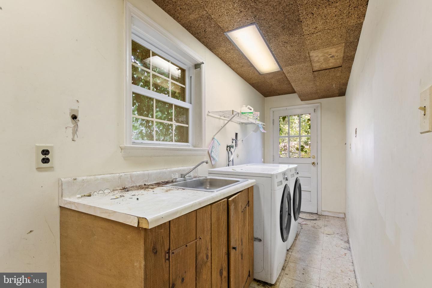 8011 LYNNFIELD DR, ALEXANDRIA, Virginia 22306, 5 Bedrooms Bedrooms, ,3 BathroomsBathrooms,Residential,For sale,8011 LYNNFIELD DR,VAFX2269724 MLS # VAFX2269724