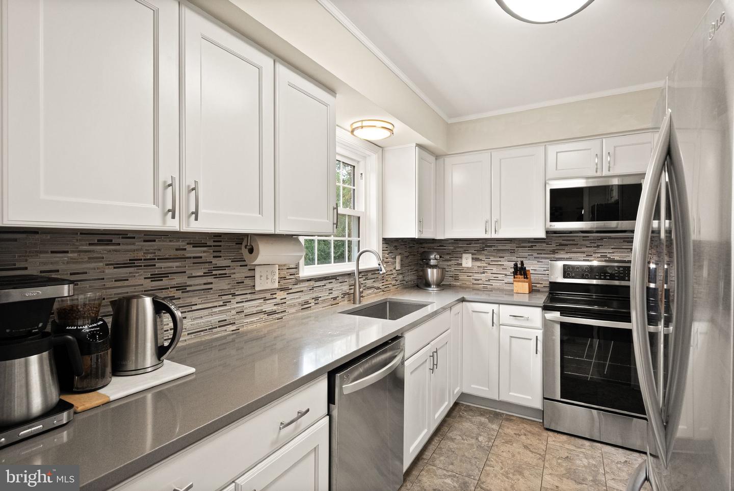 6 E MASON AVE, ALEXANDRIA, Virginia 22301, 3 Bedrooms Bedrooms, ,2 BathroomsBathrooms,Residential,For sale,6 E MASON AVE,VAAX2050312 MLS # VAAX2050312