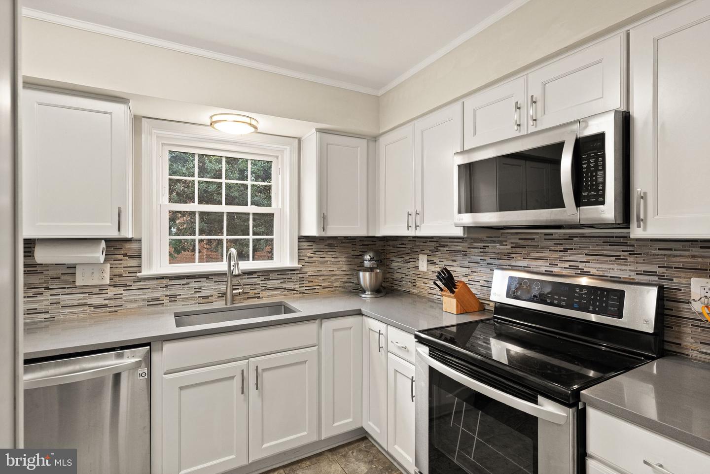 6 E MASON AVE, ALEXANDRIA, Virginia 22301, 3 Bedrooms Bedrooms, ,2 BathroomsBathrooms,Residential,For sale,6 E MASON AVE,VAAX2050312 MLS # VAAX2050312