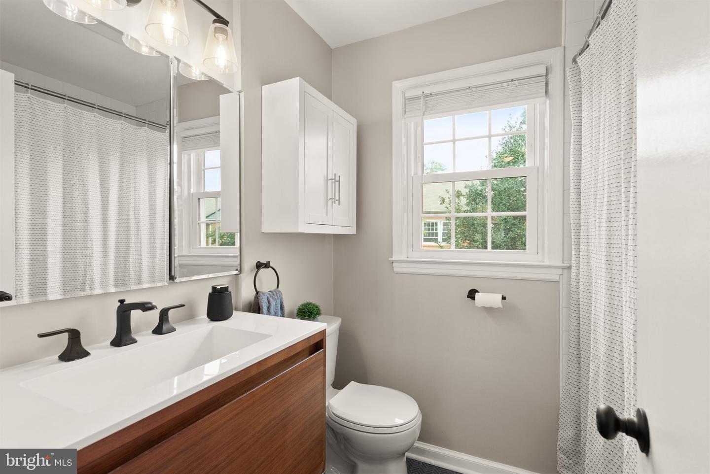 6 E MASON AVE, ALEXANDRIA, Virginia 22301, 3 Bedrooms Bedrooms, ,2 BathroomsBathrooms,Residential,For sale,6 E MASON AVE,VAAX2050312 MLS # VAAX2050312