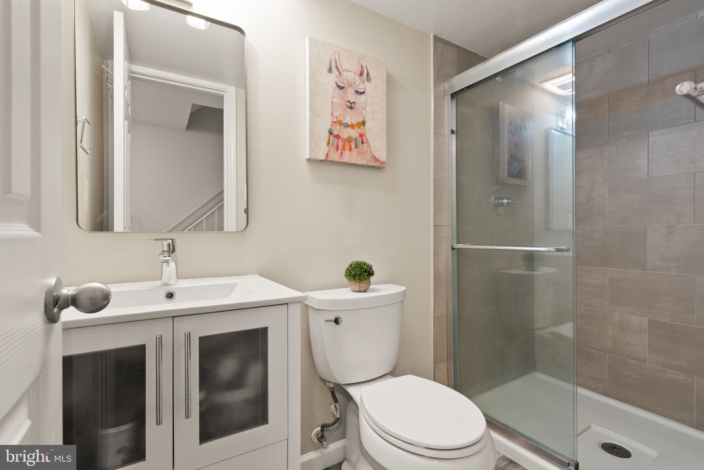 6 E MASON AVE, ALEXANDRIA, Virginia 22301, 3 Bedrooms Bedrooms, ,2 BathroomsBathrooms,Residential,For sale,6 E MASON AVE,VAAX2050312 MLS # VAAX2050312