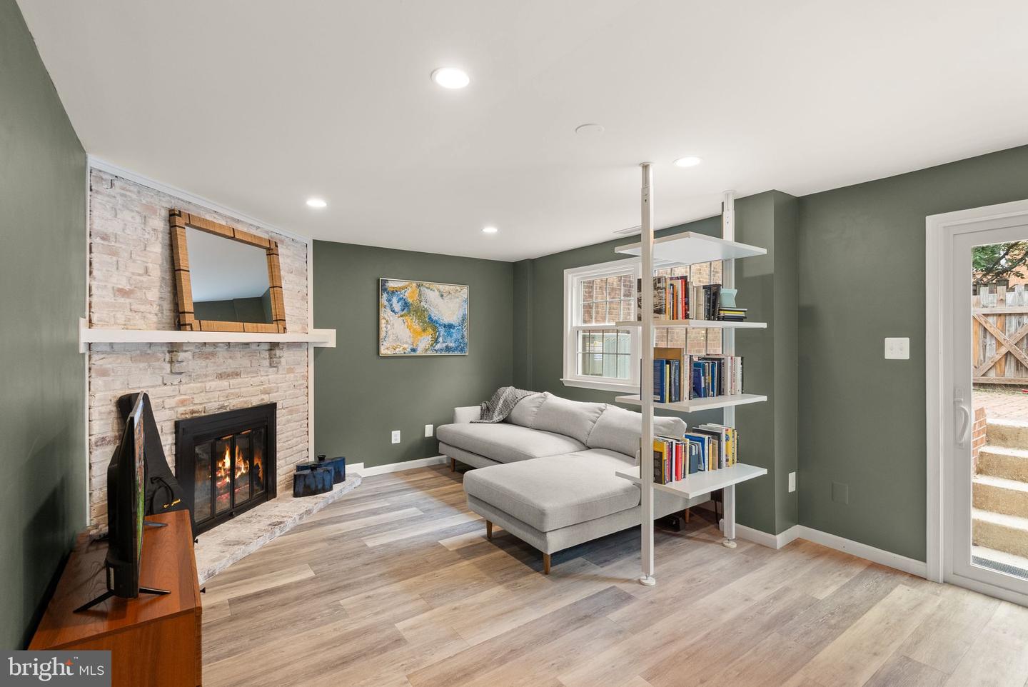 6 E MASON AVE, ALEXANDRIA, Virginia 22301, 3 Bedrooms Bedrooms, ,2 BathroomsBathrooms,Residential,For sale,6 E MASON AVE,VAAX2050312 MLS # VAAX2050312