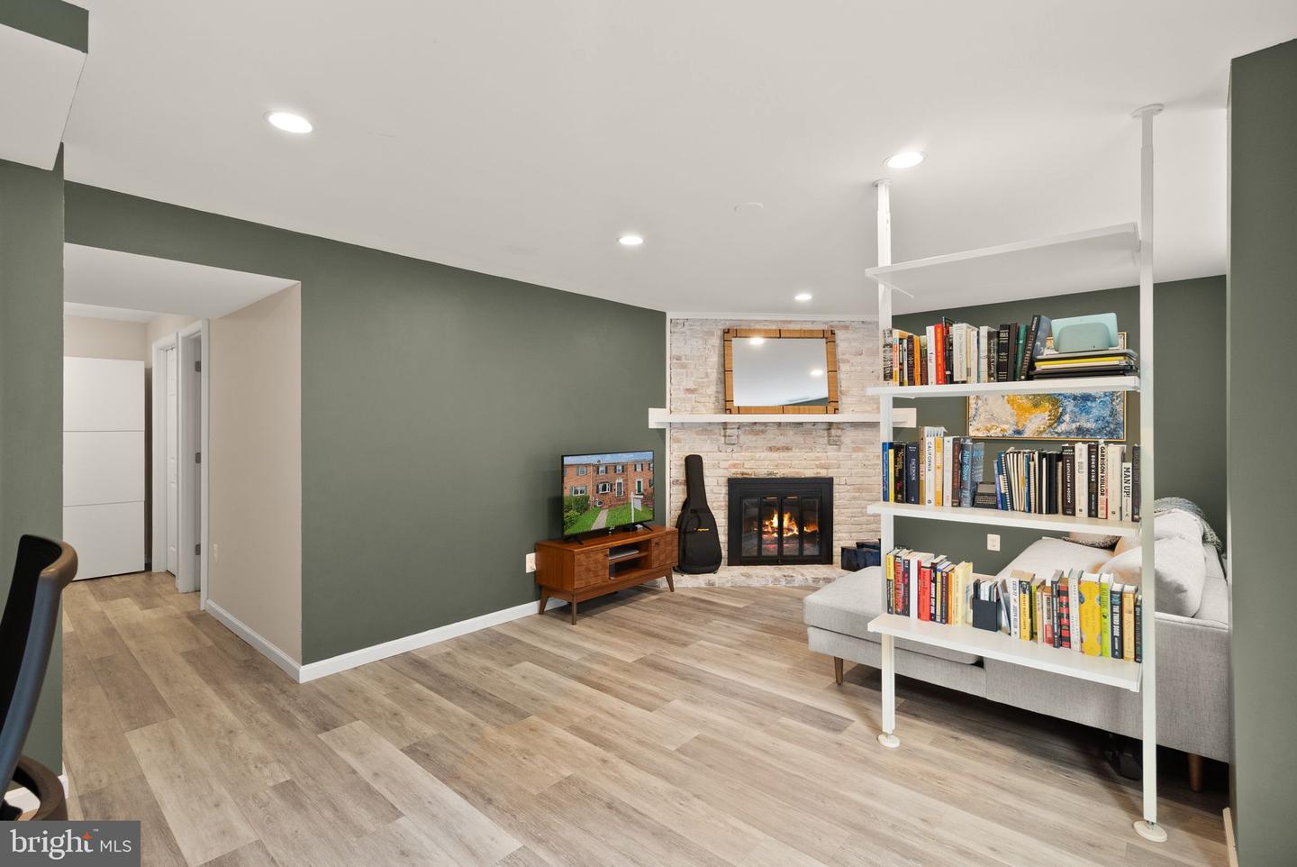 6 E MASON AVE, ALEXANDRIA, Virginia 22301, 3 Bedrooms Bedrooms, ,2 BathroomsBathrooms,Residential,For sale,6 E MASON AVE,VAAX2050312 MLS # VAAX2050312