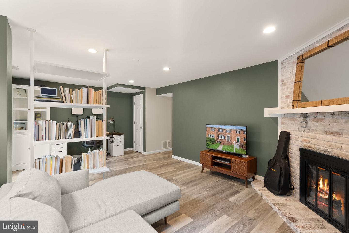 6 E MASON AVE, ALEXANDRIA, Virginia 22301, 3 Bedrooms Bedrooms, ,2 BathroomsBathrooms,Residential,For sale,6 E MASON AVE,VAAX2050312 MLS # VAAX2050312