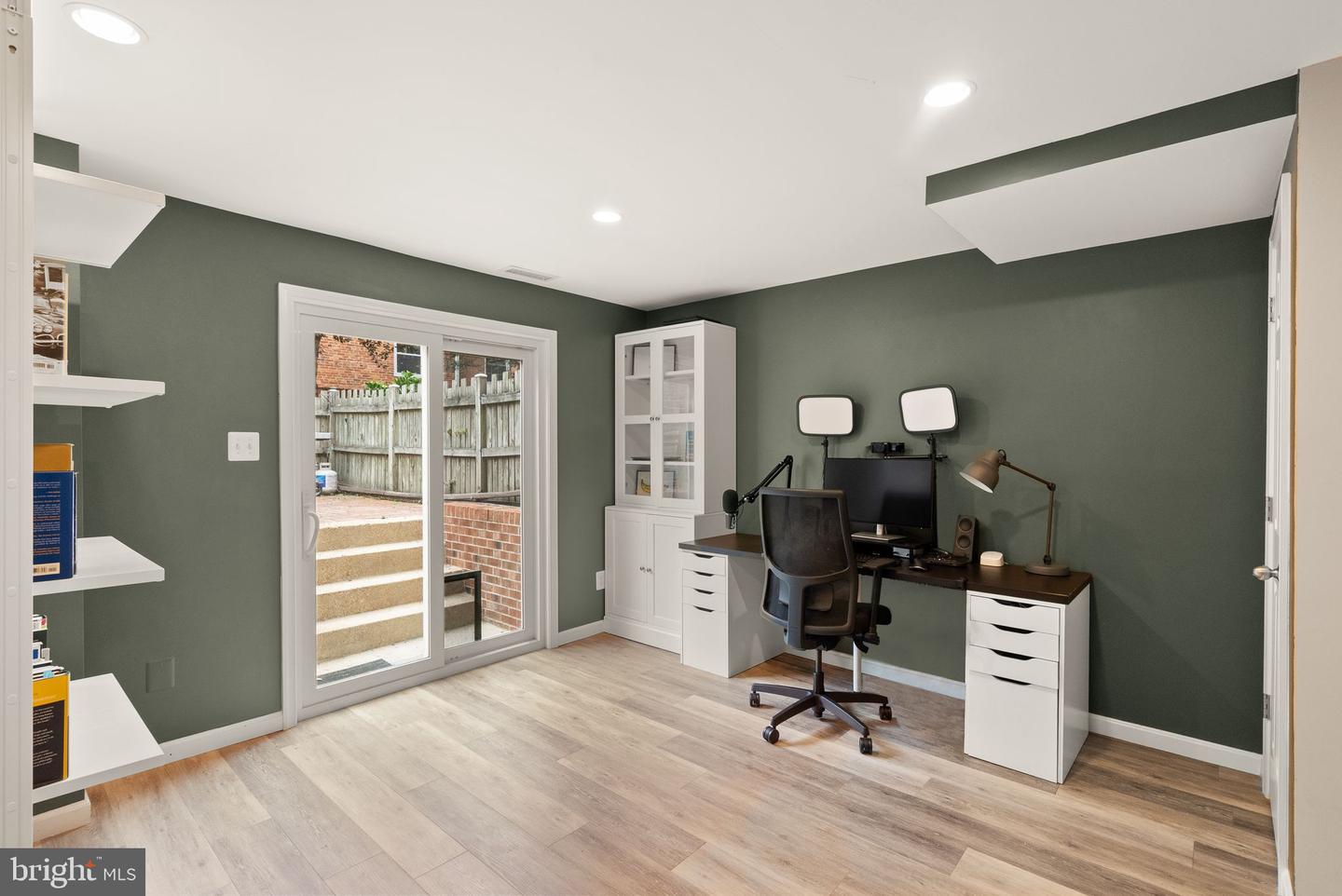 6 E MASON AVE, ALEXANDRIA, Virginia 22301, 3 Bedrooms Bedrooms, ,2 BathroomsBathrooms,Residential,For sale,6 E MASON AVE,VAAX2050312 MLS # VAAX2050312