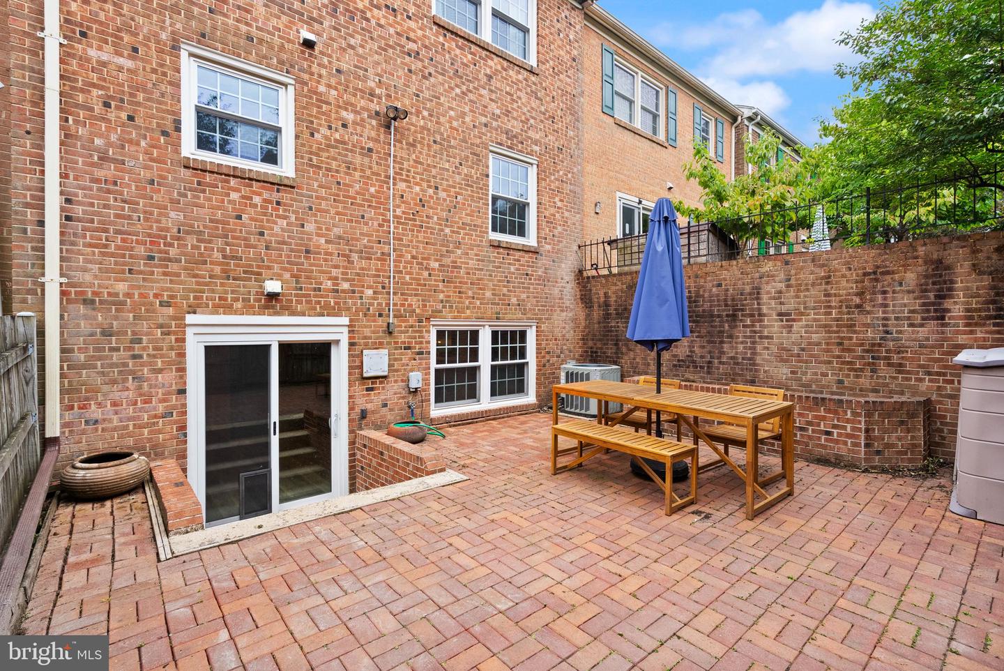 6 E MASON AVE, ALEXANDRIA, Virginia 22301, 3 Bedrooms Bedrooms, ,2 BathroomsBathrooms,Residential,For sale,6 E MASON AVE,VAAX2050312 MLS # VAAX2050312