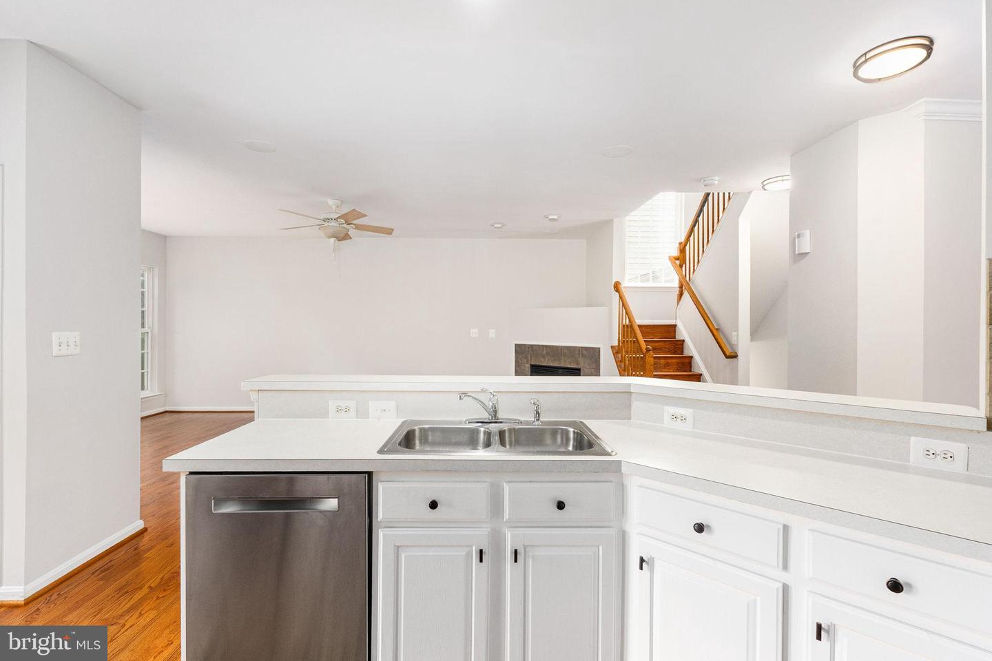 6040 ALDERDALE PL, HAYMARKET, Virginia 20169, 4 Bedrooms Bedrooms, 8 Rooms Rooms,3 BathroomsBathrooms,Residential,For sale,6040 ALDERDALE PL,VAPW2105096 MLS # VAPW2105096