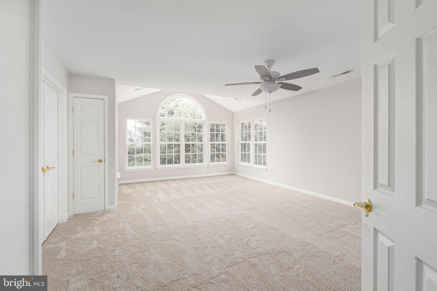 6040 ALDERDALE PL, HAYMARKET, Virginia 20169, 4 Bedrooms Bedrooms, 8 Rooms Rooms,3 BathroomsBathrooms,Residential,For sale,6040 ALDERDALE PL,VAPW2105096 MLS # VAPW2105096
