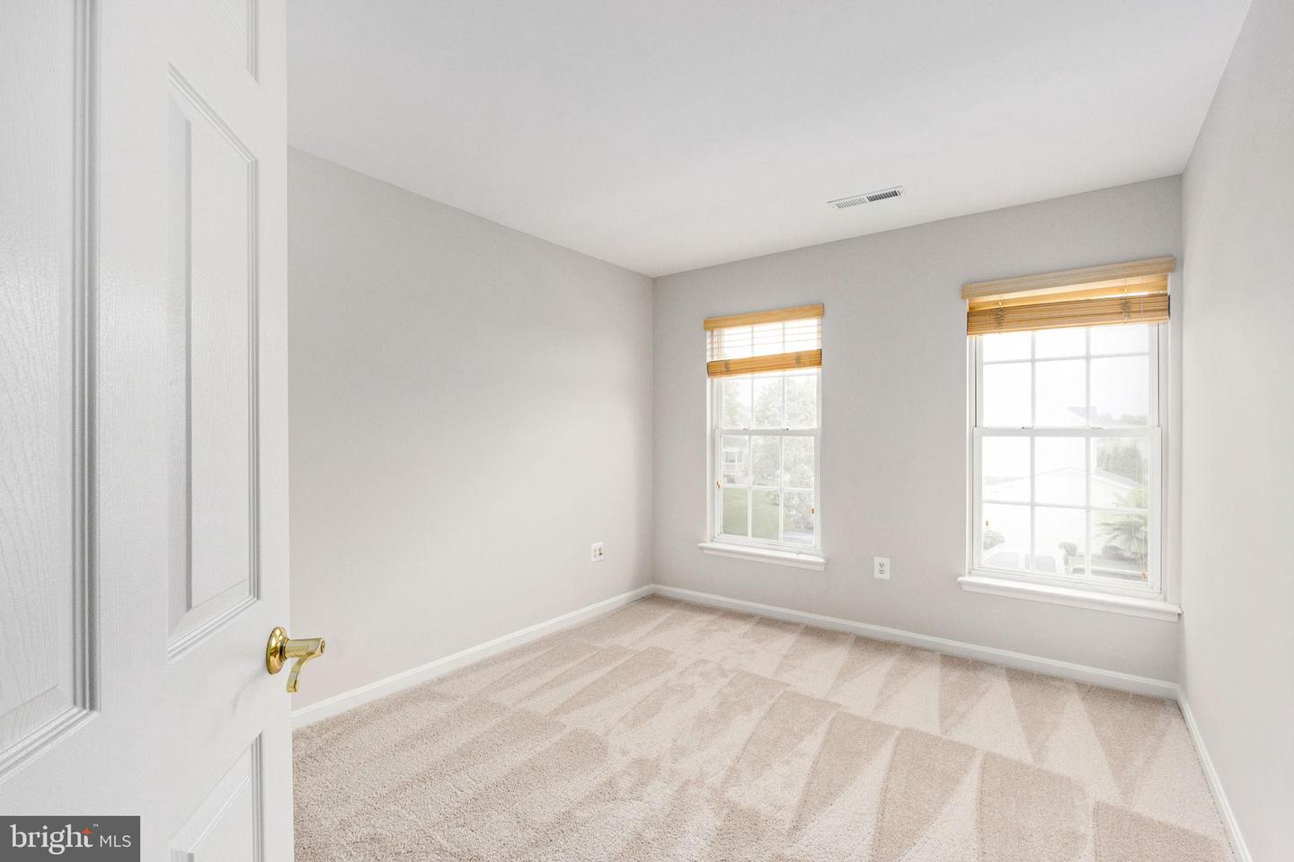 6040 ALDERDALE PL, HAYMARKET, Virginia 20169, 4 Bedrooms Bedrooms, 8 Rooms Rooms,3 BathroomsBathrooms,Residential,For sale,6040 ALDERDALE PL,VAPW2105096 MLS # VAPW2105096