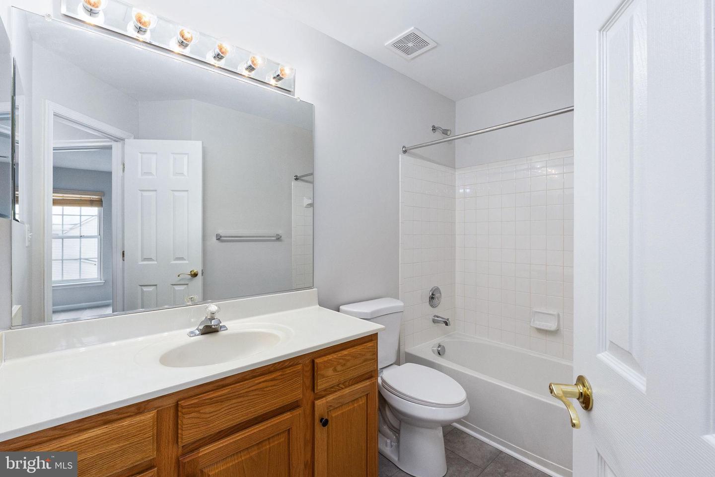 6040 ALDERDALE PL, HAYMARKET, Virginia 20169, 4 Bedrooms Bedrooms, 8 Rooms Rooms,3 BathroomsBathrooms,Residential,For sale,6040 ALDERDALE PL,VAPW2105096 MLS # VAPW2105096